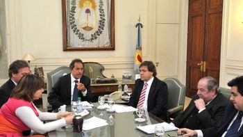 scioli pagara todo el aguinaldo a los que menos ganan scioli pagara todo el aguinaldo a los que menos ganan