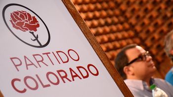 El Partido Colorado está molesto por la intransigencia del Partido Nacional en algunos departamentos. El Partido Colorado está molesto por la intransigencia del Partido Nacional en algunos departamentos.