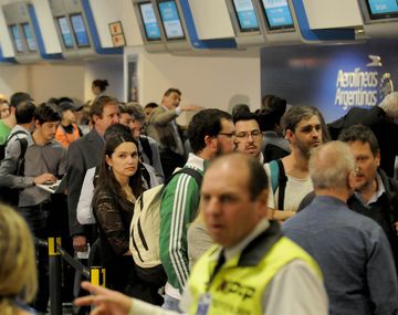 ¿Viajás este finde largo? Hay amenaza de paro y se cancelarían los vuelos