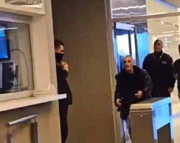 Así fue el encuentro de Furia con sus fans afuera de Telefe: Te amamos