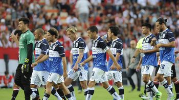 fanatismo extremo: mira como bautizo un hincha de gimnasia a su hija fanatismo extremo: mira como bautizo un hincha de gimnasia a su hija