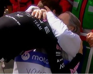 El emotivo abrazo de Franco Colapinto con su abuela que hizo conmover a todos