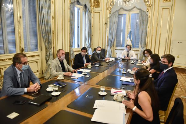 El Gobierno mantendrá la ayuda a empresas y trabajadores el tiempo que sea necesario