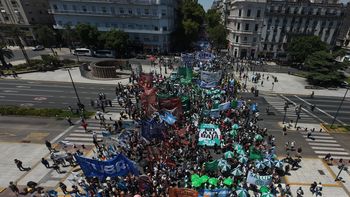 el contundente reclamo de un delivery en la marcha contra la reforma laboral el contundente reclamo de un delivery en la marcha contra la reforma laboral