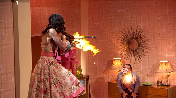 VIDEO: El truco de la flecha con fuego que salió mal en un reality show