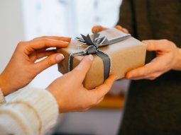 Cómo comprar los regalos para papá sin endeudarse o perder ahorros