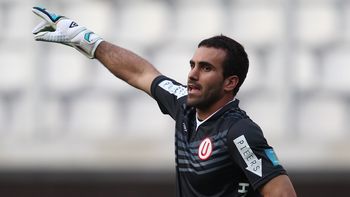 con un arquero asi... increible blooper de un arquero termino en gol con un arquero asi... increible blooper de un arquero termino en gol