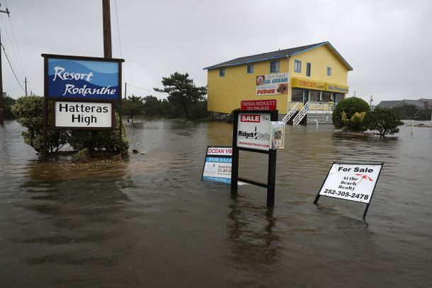 El huracán Dorian dejó atrapadas a 800 personas en una isla de Estados Unidos
