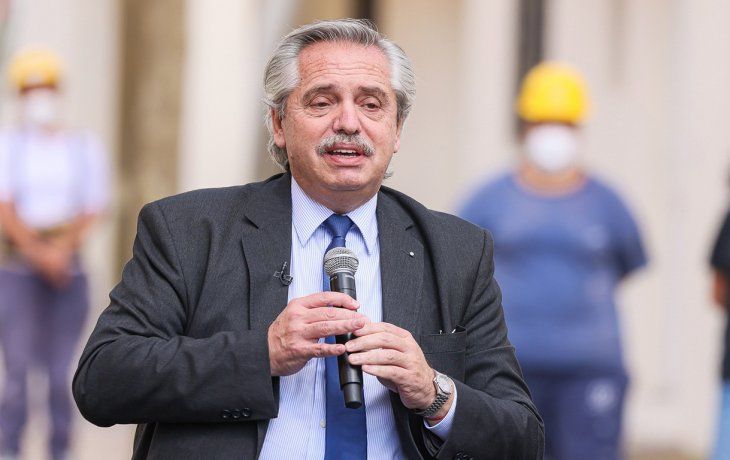 Alberto encabeza un sorteo de créditos para construcción y refacción de casas Alberto encabeza un sorteo de créditos para construcción y refacción de casas
