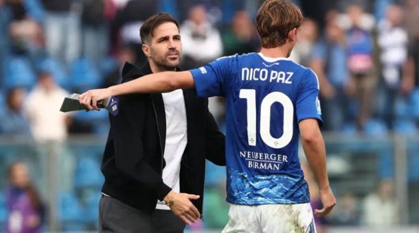 Cesc Fábregas y Nico Paz.