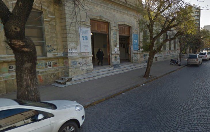 Denuncian casos de abuso en el Normal Nº2 de La Plata: Nos decían que era consecuencia de la pandemia