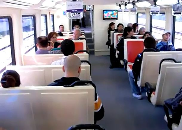 Cómo son los trenes de doble piso del ramal Sarmiento