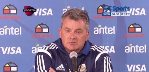 Insólito: Humberto Grondona confundió a sus jugadores y retó a otro por un penal fallado