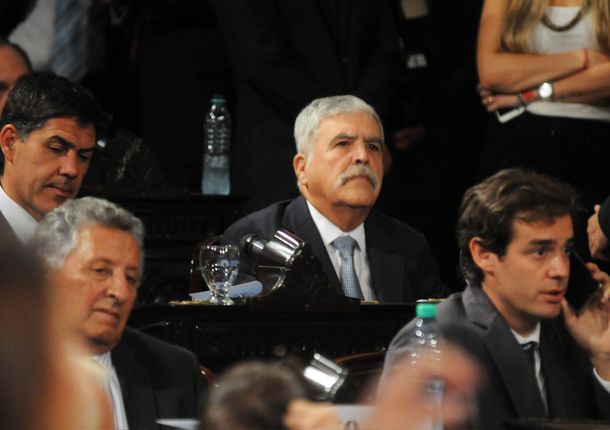 Interrupción, abucheos y discusión en medio del discurso del Presidente