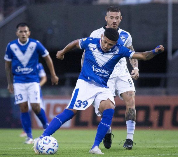 Vélez cortó la sequía y le ganó a Midland por Copa Argentina