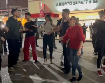 Apagón en la Ciudad: Noelia Marzol tuvo que suspender su función y bailó en la calle