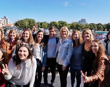 Verónica Magario: Acá hay mujeres dispuestas a cambiar la historia