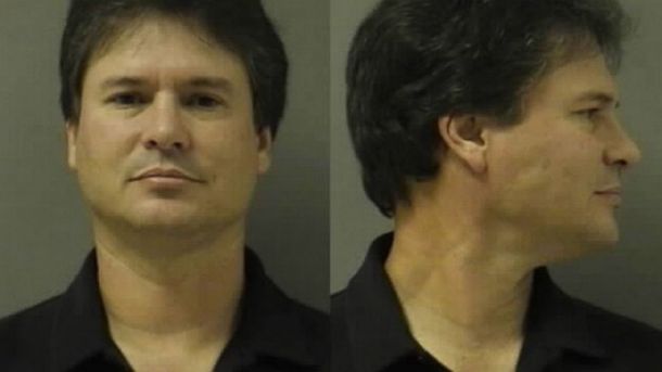 Liberan a profesor que violó a una alumna: pasó 30 días preso