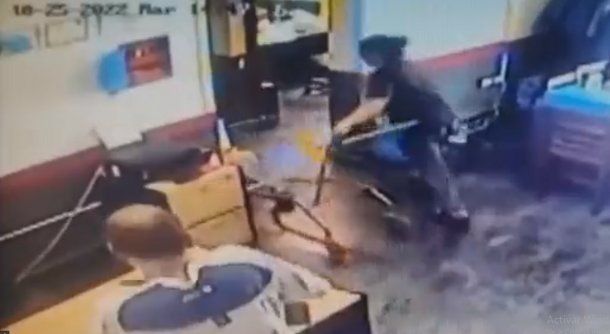Impactante video: un hombre intentó matar a su ex en una escuela de San Luis