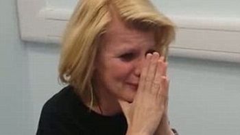 conmovedor: mira la emocion de una mujer que nacio sorda y escucha por primera vez conmovedor: mira la emocion de una mujer que nacio sorda y escucha por primera vez