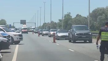 autopista ezeiza-canuelas con transito reducido por el incendio y explosion en el polo industrial autopista ezeiza-canuelas con transito reducido por el incendio y explosion en el polo industrial