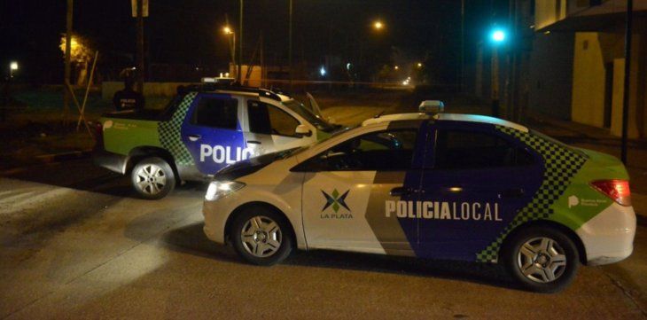 La Plata: encontraron el cadáver calcinado de un hombre en el baúl de un auto incendiado