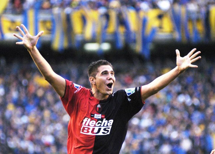 Bichi Fuertes celebrando un gol en la Bombonera