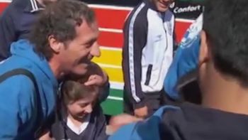 no pudo ser: pedro troglio no le cumplio una promesa a una nena del lobo