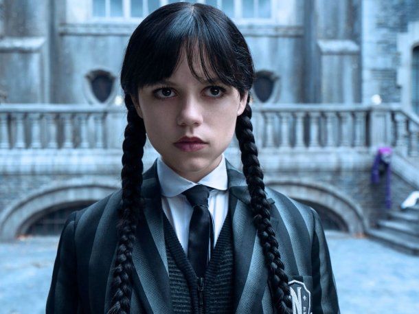 El cartel de Netflix sobre Merlina que se volvió viral: ¿se escribe ortiva u ortiba?