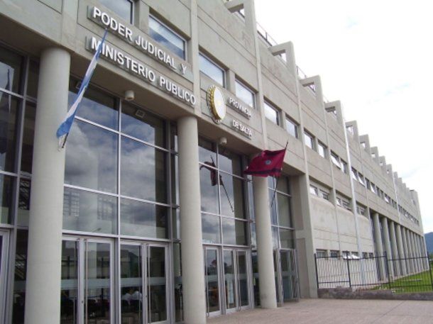 Salta: detienen a un agente de la Policía Federal por distribuir material de abuso infantil