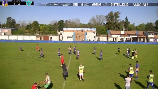En un partido de la D, hinchas se enteraron en la cancha que se jugaba sin público