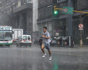 Llueve en la Ciudad y puede haber tormentas fuertes
