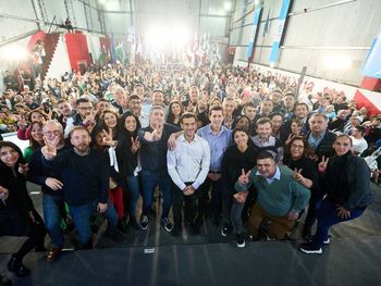 Wado y Máximo llamaron a pelear por la soberanía de Argentina en las elecciones