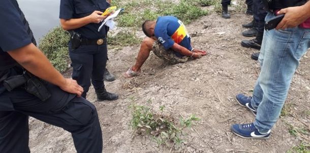 Una mujer murió tras un tiroteo entre ladrones y policías en un colectivo