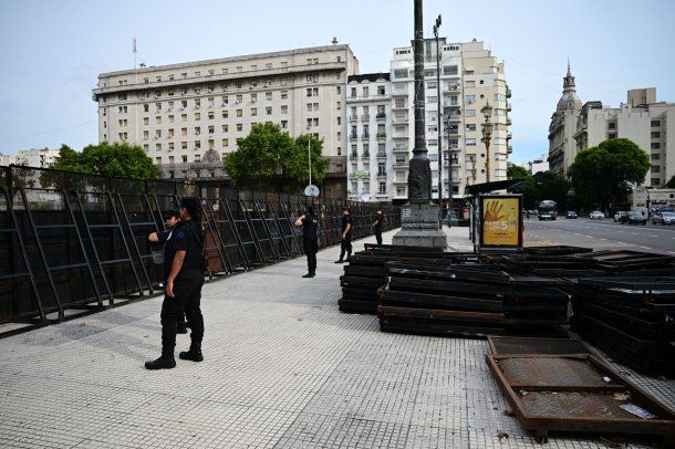 Congreso vallado por la Asamblea Legislativa. Foto NA. 