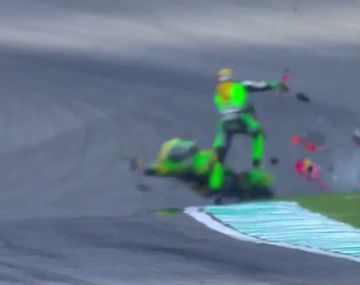 Estremecedor accidente en Moto3: dos pilotos chocaron y uno fue operado de urgencia