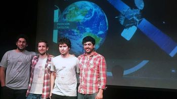 El equipo de jóvenes ganó el concurso pero aun no tiene la plata para viajar a Estados Unidos El equipo de jóvenes ganó el concurso pero aun no tiene la plata para viajar a Estados Unidos