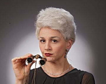 Laura Azcurra protagoniza Maduritud en el Teatro Picadero