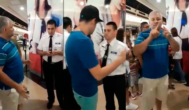 Escándalo en Rosario: un Papá Noel terminó su jornada laboral y dejó plantados a varios chicos