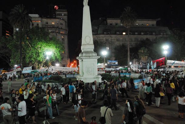 Maracha_resistencia_telam