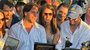 El presidente Luis Lacalle Pou sostuvo que hay que sacarse la camiseta ideológica en Uruguay. El presidente Luis Lacalle Pou sostuvo que hay que sacarse la camiseta ideológica en Uruguay.