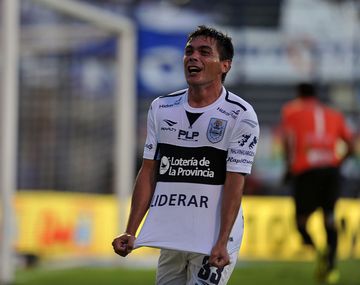 Gimnasia lo dio vuelta y goleó a Aldosivi para que Troglio respire
