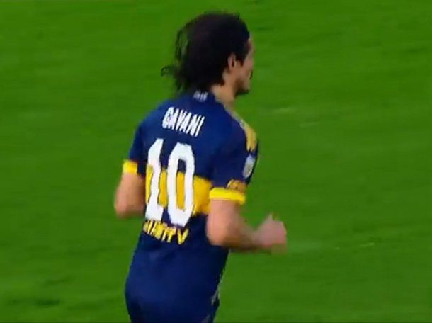 Video: los hinchas de Boca estallaron contra Velasco y Cavani en el empate ante Racing