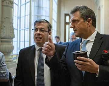 Massa firma el acuerdo de intercambio de información fiscal con EEUU