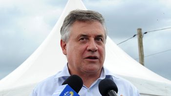 Paganini negó que el gobierno vaya a cerrar la división de portland de Ancap en Uruguay. Paganini negó que el gobierno vaya a cerrar la división de portland de Ancap en Uruguay.