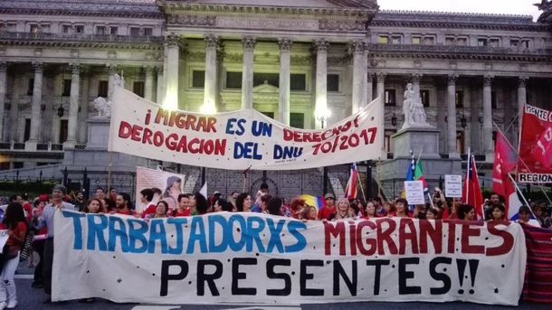 Amnistía Internacional celebró la derogación del decreto de Macri que violaba los derechos humanos de los migrantes