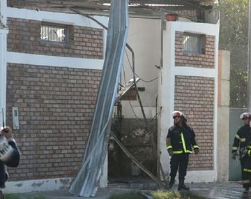 Explotó un taller de GNC cerca de una escuela: dos heridos graves