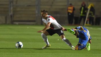 El uruguayo Saracchi abrió el marcador con un fuerte zurdazo El uruguayo Saracchi abrió el marcador con un fuerte zurdazo