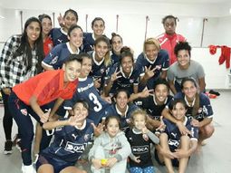 Las chicas del fútbol del Rojo celebran el triunfo y el golazo Las chicas del fútbol del Rojo celebran el triunfo y el golazo
