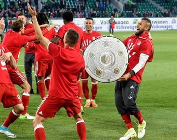 Con el chileno Vidal a la cabeza, el Bayern celebra el pentacampeonato